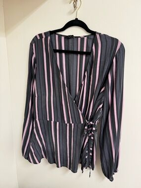 Torrid Size 2 (2X) Pink & Black Striped Long Sleeve Wrap Peplum Top - Plus Size